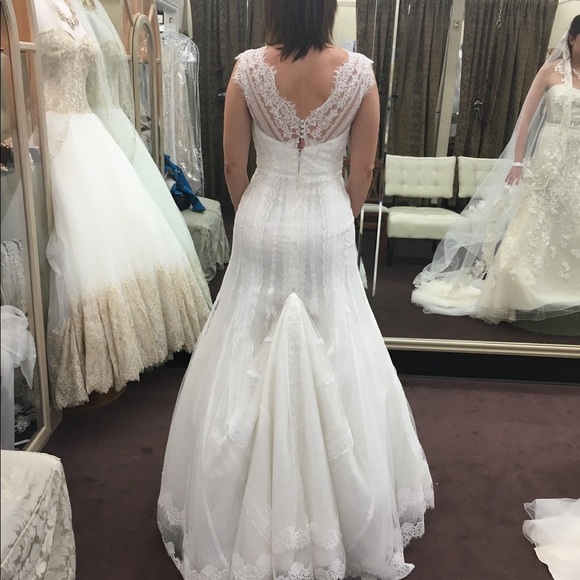 Symphony of Venus Wedding Dress - Picture 8 of 16